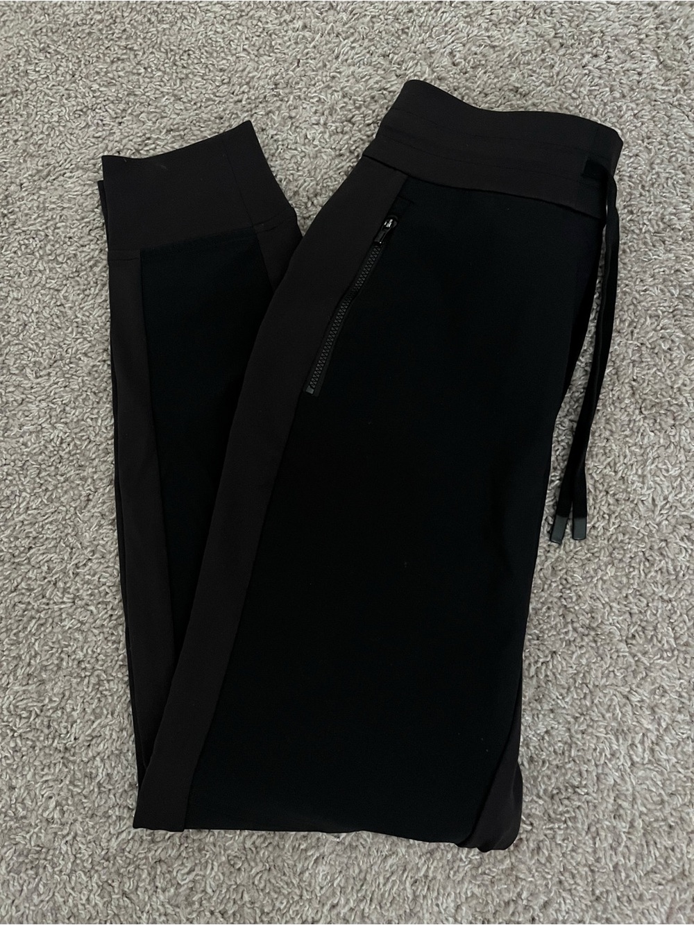 Athleta Headlands Hybrid Trek Mid Rise Joggers Size 2, Black, Like New!! - Picture 2 of 7